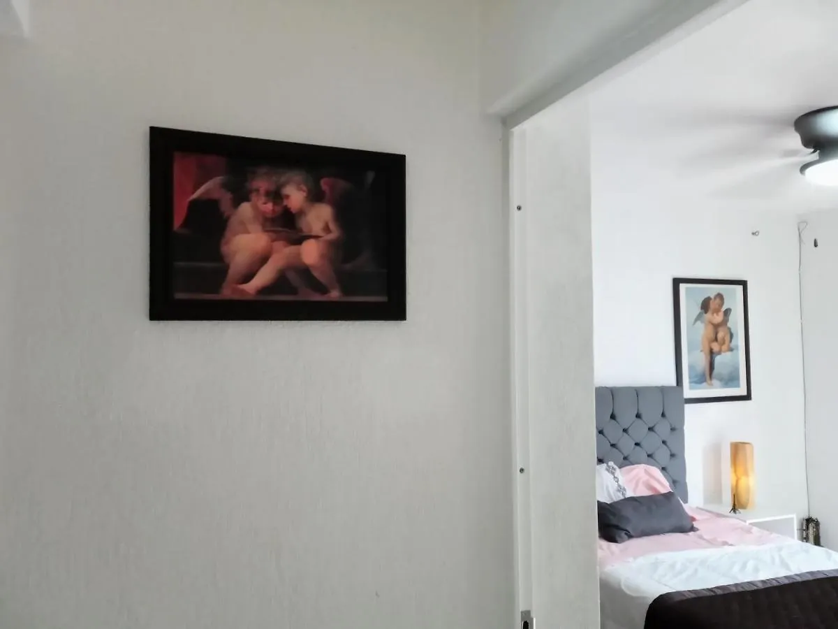 Mundo House Cancun Bed & Breakfast 0*,
