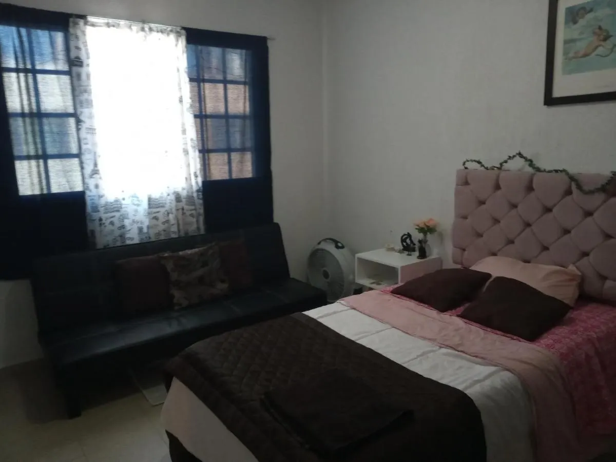 Mundo House Cancun Bed & Breakfast
