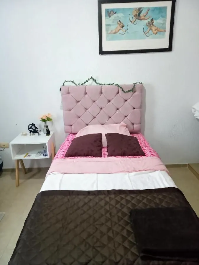 Mundo House Cancun Bed & Breakfast 0*,
