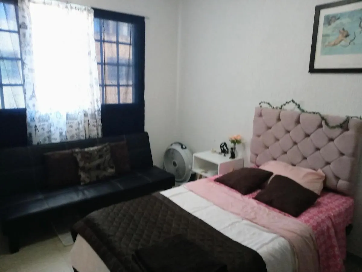 Mundo House Cancun Bed & Breakfast