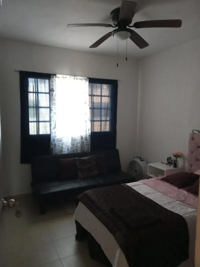 Mundo House Cancun Bed & Breakfast