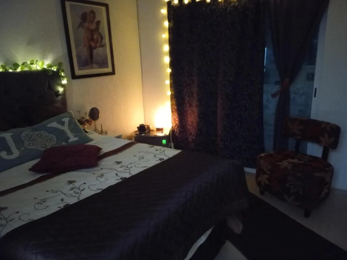 Mundo House Cancun Bed & Breakfast